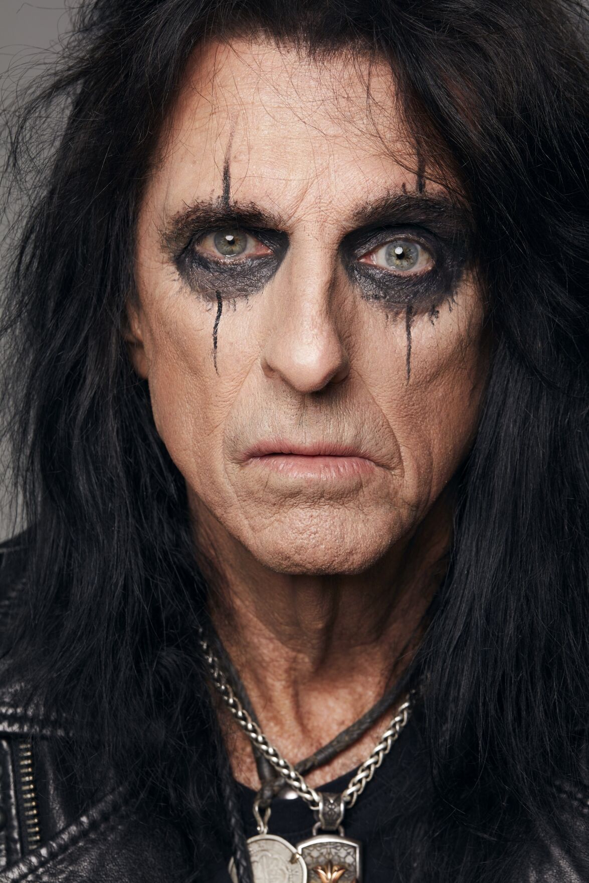 who did alice cooper tour with